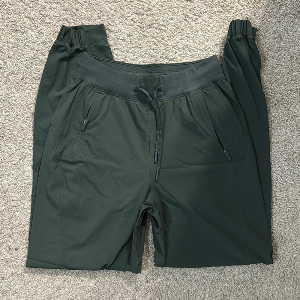 Lululemon Dark forest License to Train High-Rise Pant